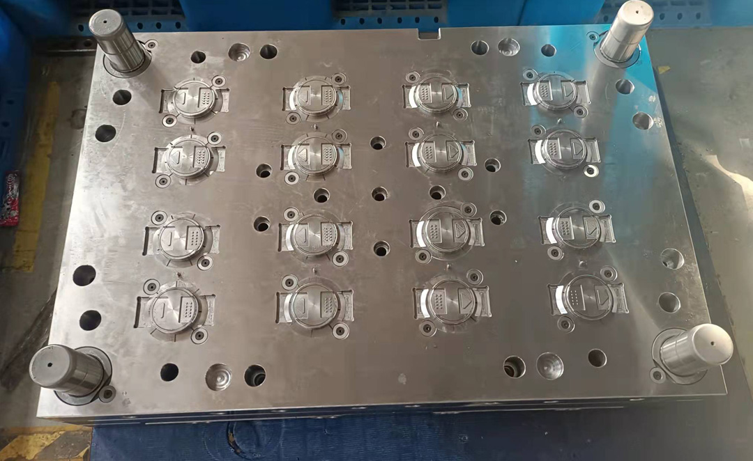 Pepper bottle lid mould